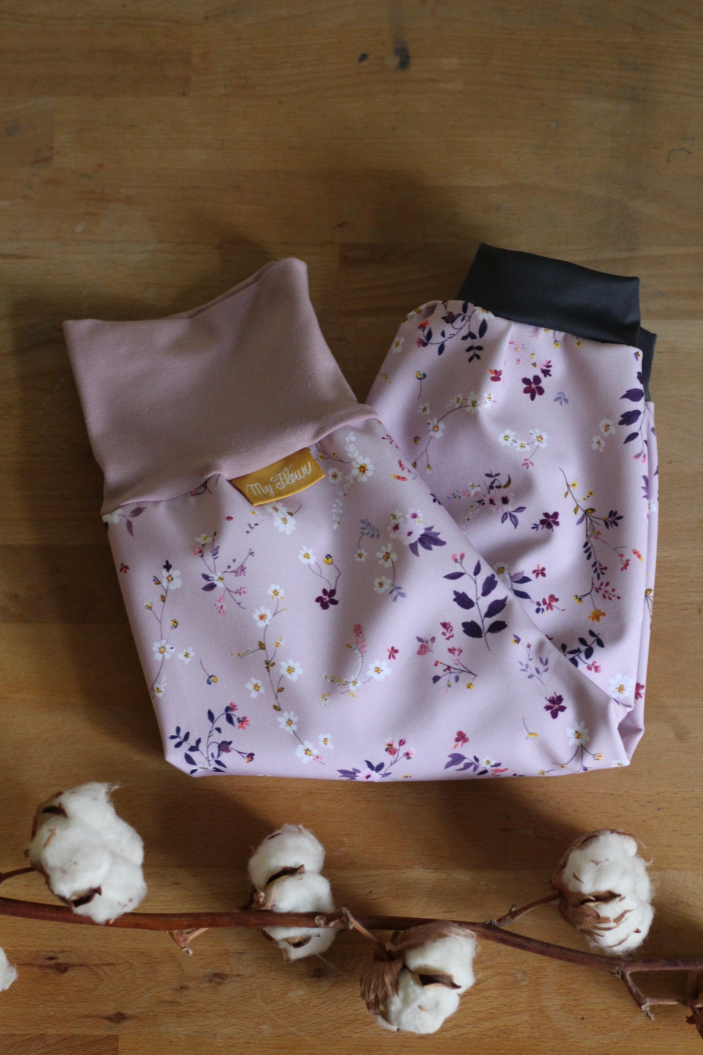 Softshellhosen Blumen, helles Lila