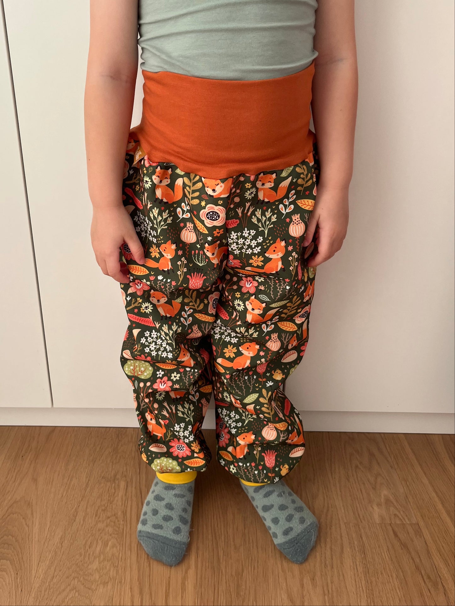 Softshellhosen Waldtiere, khaki